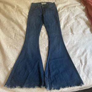 FREE PEOPLE bell bottom jeans! 24 PETITE